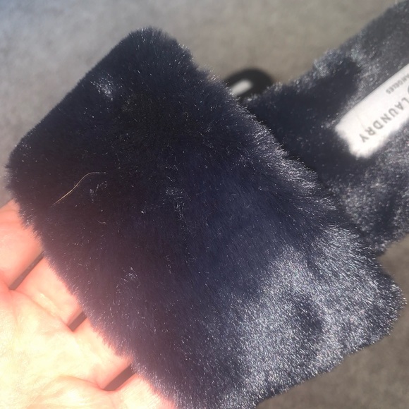 Navy fluffy sandals - Picture 3 of 3